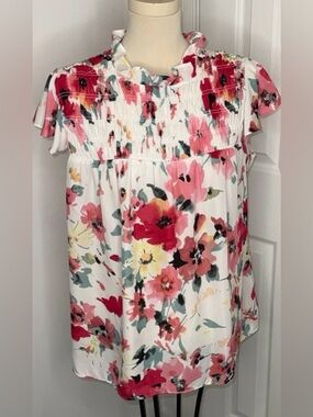 👗 C  est. 1946 Floral Smocked Flutter Sleeve Top - Red & Pink